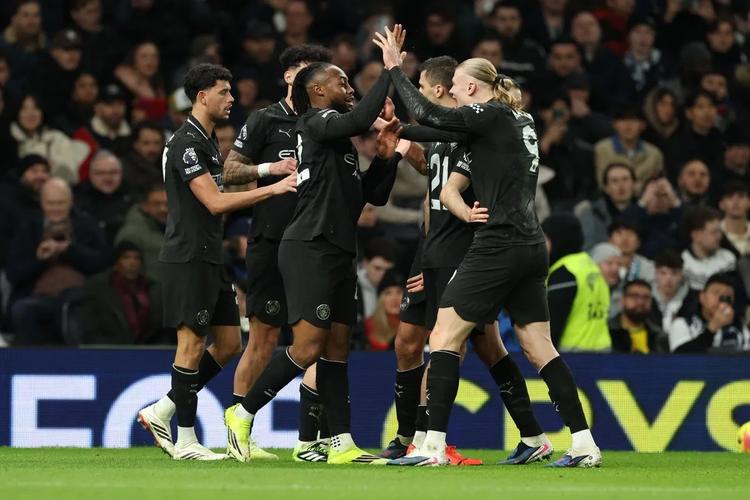 塞梅尼奥代表曼城前5场打入4球,自阿德巴约之后首位