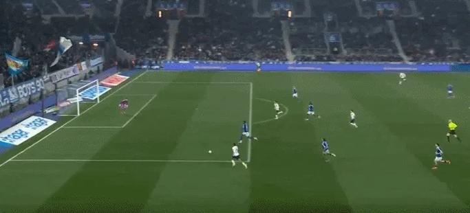 萨尔后场被断球,马尤卢破门,巴黎1-0领先白堡