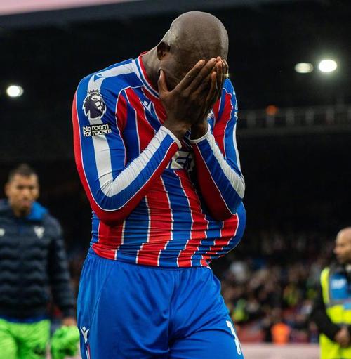 贝托重振雄风:埃弗顿前锋能否率队争夺欧冠席位?